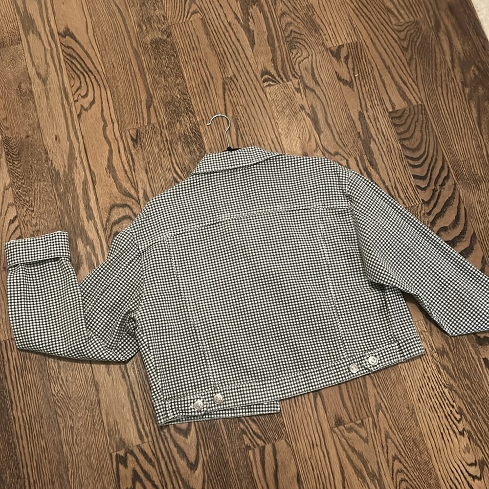 Medium Blk & Wht Jean Jacket Cropped - Picture 7 of 9